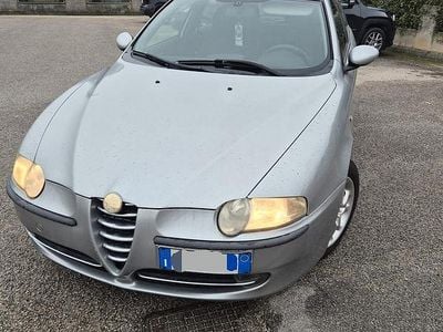 Usata Alfa Romeo 147 116 CV (85 kW) 2004 Grigio Utilitaria
