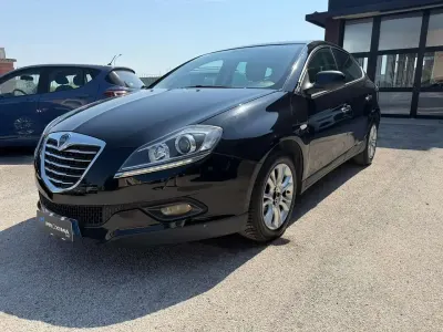 Usata Lancia Delta Platinum 120 CV (88 kW) 2012 Nero Utilitaria