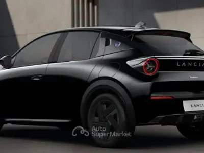 Nuova Lancia Ypsilon 101 CV (74 kW) 2025 Nero Utilitaria