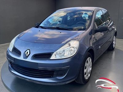 Usata Renault Clio II Luxe 75 CV (55 kW) 2006 Grigio Berlina