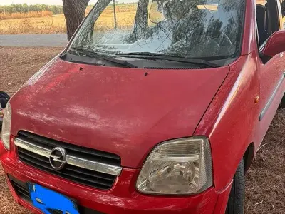 Usata Opel Agila 58 CV (42 kW) 2005 Rosso Monovolume
