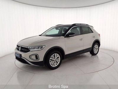 Beige metallizzato Usata 2023 VW T-Roc Life SUV | 21.700 € (Buon prezzo)