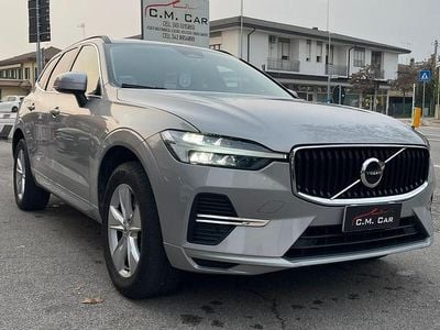 Usata Volvo XC60 Momentum 197 CV (144 kW) 2021 Beige SUV