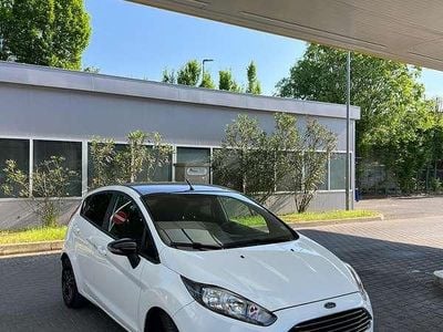 Begagnad Ford Fiesta Business Edition 75 HK (55 kW) 2015 Halvkombi