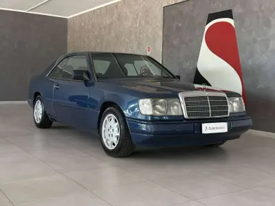 Begagnad Mercedes E300 179 HK (131 kW) 1988 Blå Sportkupé