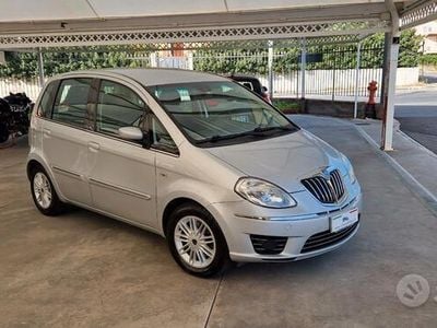 Usata Lancia Musa Gold 95 CV (69 kW) 2011 Argento Monovolume
