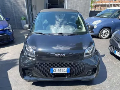 Usata Smart ForTwo Coupé Pulse 41 kW (56 CV) 2022 Nero Utilitaria