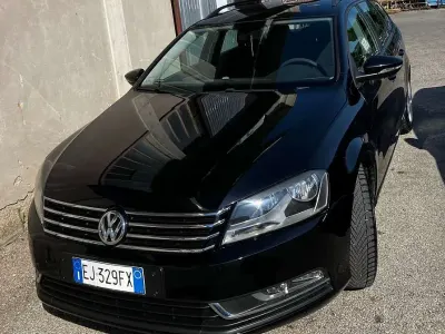 Usata VW Passat 105 CV (77 kW) 2011 Nero Station wagon