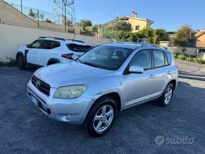 Second-hand Toyota RAV4 136 CP (100 kW) 2008 Gri SUV