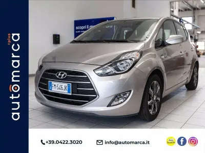 Usata Hyundai ix20 90 CV (66 kW) 2017 Argento metallizzato Utilitaria