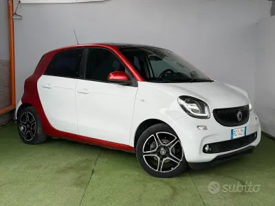 Begagnad Smart ForFour Prime 90 HK (66 kW) 2016 Vit Halvkombi