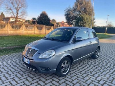 Begagnad Lancia Ypsilon 59 HK (43 kW) 2010 Grå Halvkombi