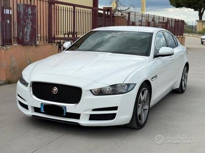Usata Jaguar XE Pure 180 CV (132 kW) 2016 Bianco Berlina