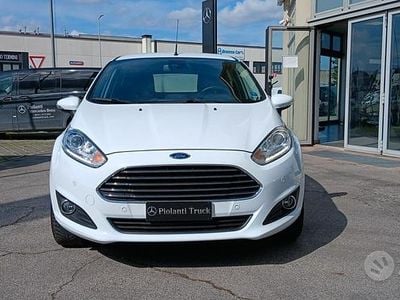 Begagnad Ford Fiesta Titanium 95 HK (69 kW) 2016 Vit Sedan
