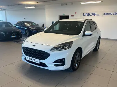 Usata Ford Kuga ST-Line 190 CV (139 kW) 2022 Frozen white SUV