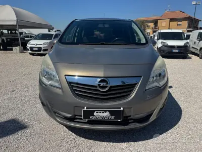Usata Opel Meriva Cosmo 101 CV (74 kW) 2011 Marrone Monovolume