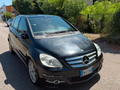 Usata Mercedes B180 140 CV (102 kW) 2009 Monovolume