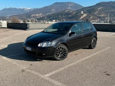 Usata VW Golf V 140 CV (102 kW) 2005 Nero Utilitaria