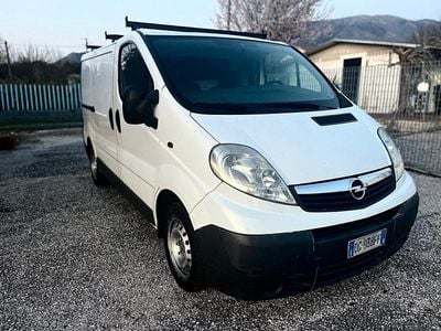 Usata Opel Vivaro 120 CV (88 kW) 2007 Bianco Monovolume