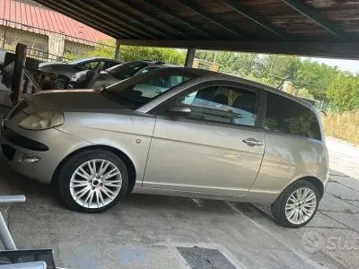 Usata Lancia Ypsilon 69 CV (50 kW) 2006 Grigio Utilitaria