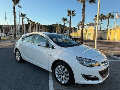 Usata Opel Astra Cosmo 110 CV (80 kW) 2014 Bianco Berlina