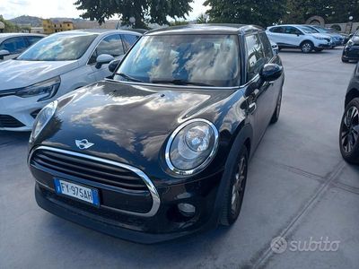 Usata Mini Cooper D Business 116 CV (85 kW) 2016 Nero Utilitaria