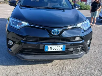 Usata Toyota RAV4 Hybrid Style 154 CV (113 kW) 2018 Nero SUV