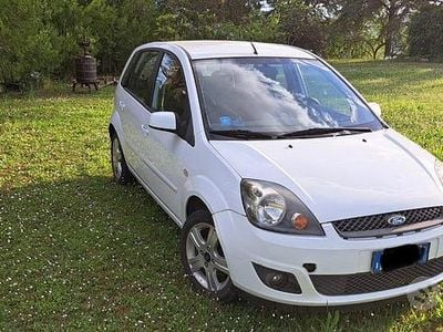 Begagnad Ford Fiesta 75 HK (55 kW) 2008 Halvkombi
