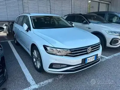 Usata VW Passat Business 150 CV (110 kW) 2022 Bianco Station wagon