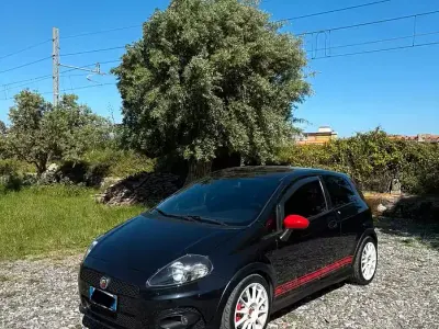 Usata Abarth Grande Punto 155 CV (114 kW) 2009 Nero Utilitaria