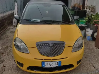 Usata Lancia Ypsilon 90 CV (66 kW) 2007 Giallo Utilitaria