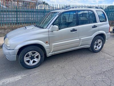 Usata Suzuki Grand Vitara 109 CV (80 kW) 2001 Grigio SUV