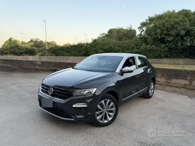 Usata VW T-Roc Style 116 CV (85 kW) 2019 Grigio SUV