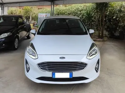 Usata Ford Fiesta Titanium 86 CV (63 kW) 2018 Bianco Utilitaria