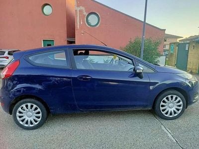 Usata Ford Fiesta 92 CV (67 kW) 2014 Blu/azzurro Berlina