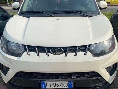 Usata Mahindra KUV100 83 CV (61 kW) 2018 Bianco SUV