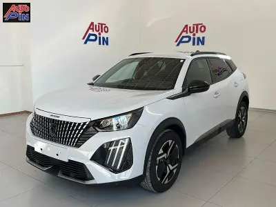 Usata Peugeot 2008 Allure 102 CV (75 kW) 2025 Bianco SUV