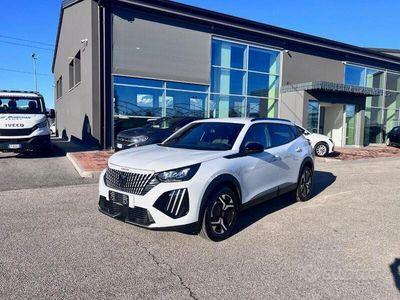 Usata Peugeot 2008 Allure 131 CV (96 kW) 2024 Bianco metallizzato SUV