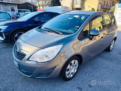 Usata Opel Meriva 100 CV (73 kW) 2011 Marrone Monovolume