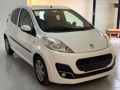 Usata Peugeot 107 Access 67 CV (49 kW) 2013 Bianco Utilitaria