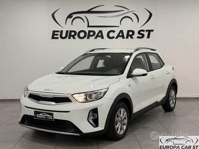 Usata Kia Stonic Style 83 CV (61 kW) 2022 Bianco SUV
