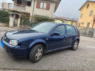 Usata VW Golf IV 1999 Blu Utilitaria