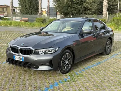 Begagnad BMW 318 Comfort Edition 149 HK (109 kW) 2022 Grå Sedan