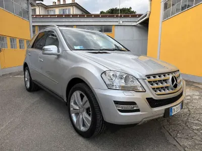Usata Mercedes ML350 231 CV (169 kW) 2011 Argento SUV