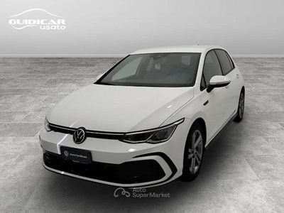 Begagnad VW Golf VIII R-line 131 HK (96 kW) 2022 Vit Sedan