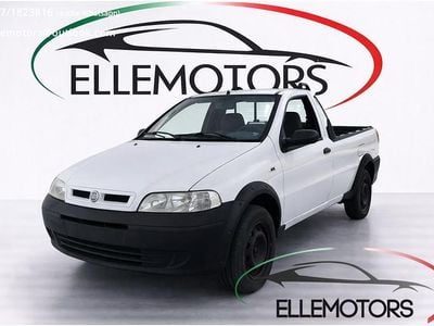 Begagnad Fiat Strada 61 HK (44 kW) 2003 Vit