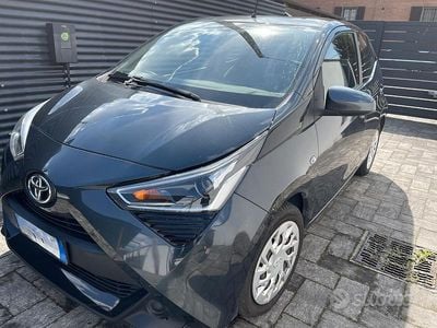 Usata Toyota Aygo Connect Style 72 CV (52 kW) 2019 Nero Utilitaria