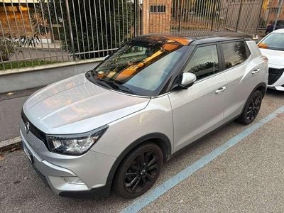 Usata SsangYong Tivoli 128 CV (94 kW) 2015 Argento SUV