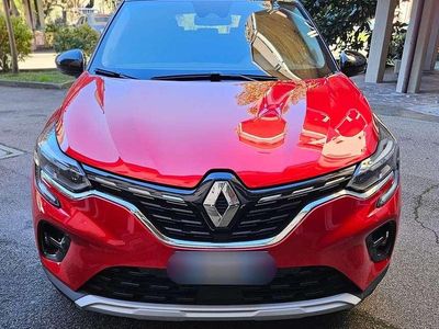 Usata Renault Captur Engineered 92 CV (67 kW) 2023 Rosso SUV