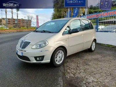 Usata Lancia Musa 95 CV (69 kW) 2011 Beige Monovolume